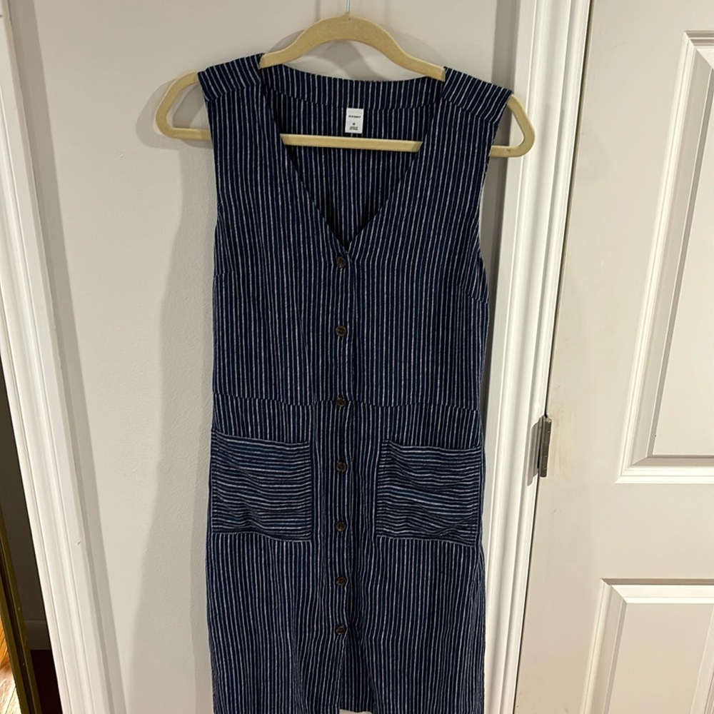 Old Navy navy blue sleeveless button down dress
